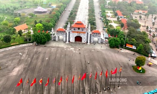 Trong 10 ngày, các phương tiện đi Lễ hội Đền Hùng năm 2025 sẽ được phân luồng từ xa. Ảnh: Tô Công.