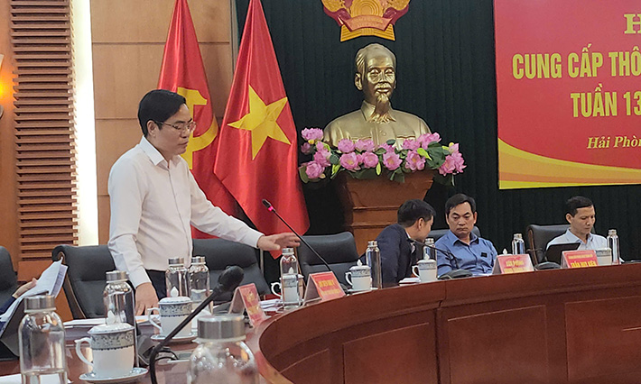 Ông Phan Huy Thục - Phó Giám đốc Sở Y tế Hải Phòng thông tin về tình hình dịch sởi trên địa bàn chiều ngày 27.3. Ảnh: Đại An