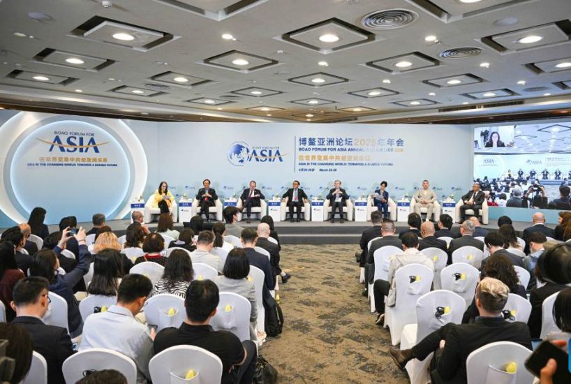 A discussion session at the Ong Ngao Asia Forum, March 26, 2025. Photo: Xinhua