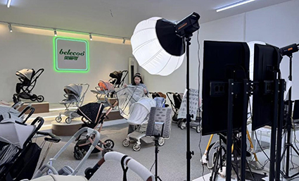 In the era of rapid technological development, the baby accessories industry is also strongly applying technology. Photo: Xinhua