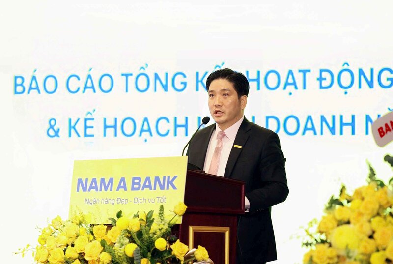 Ong Tran Khai Hoan – Thanh vien HDQT, kiem Quyen Tong Giam doc Nam A Bank phat bieu tai Dai hoi.