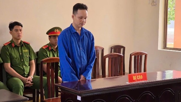 Tien Anh had a conflict and used a knife to injure 4 people in his ex-wife's family