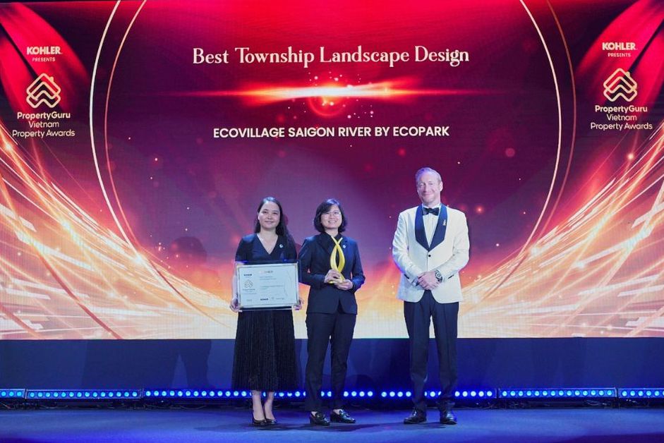 Dai dien nha sang lap Ecopark nhan giai thuong Du an co thiet ke canh quan dep nhat Viet Nam- du an Ecovillage Saigon River.