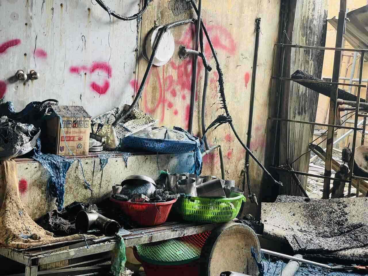 The fire broke out at noon on March 28 in Tu Minh ward, Hai Duong city. Photo: Mai Huong