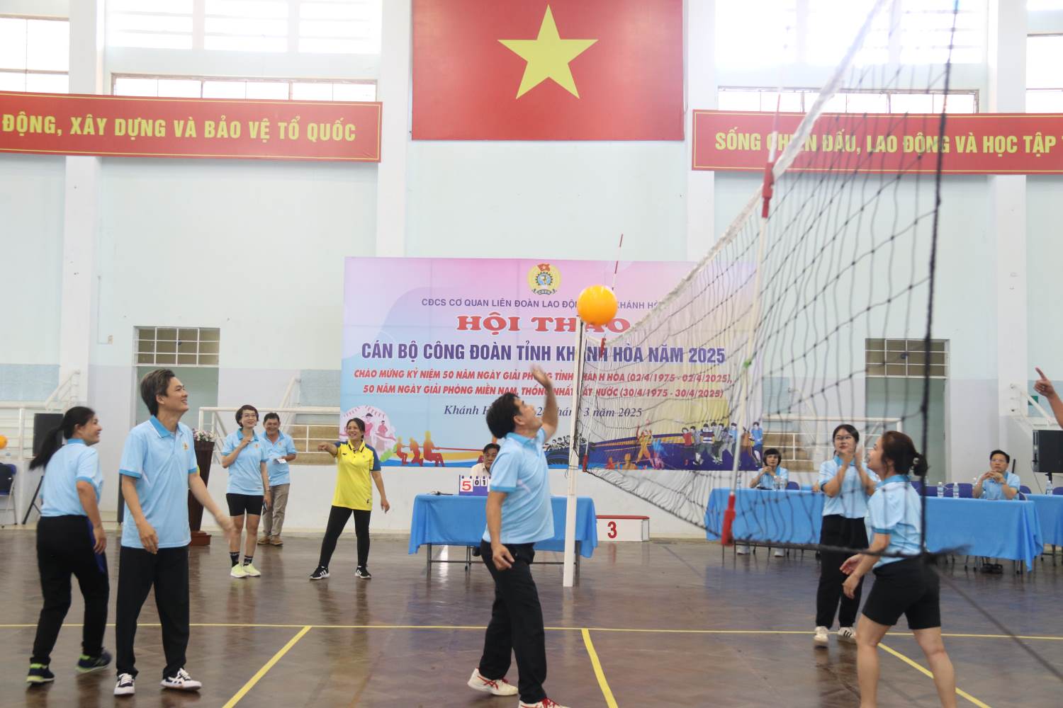 Exciting sports festival for Khanh Hoa trade union officials in 2025. Photo: Phuong Linh