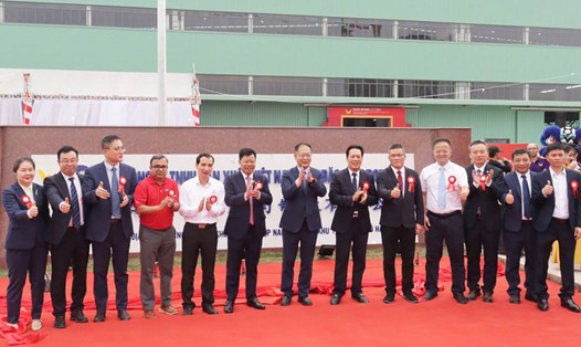 Các đại biểu cắt băng khánh thành Dự án. Ảnh: Cổng TTĐT Hải Phòng