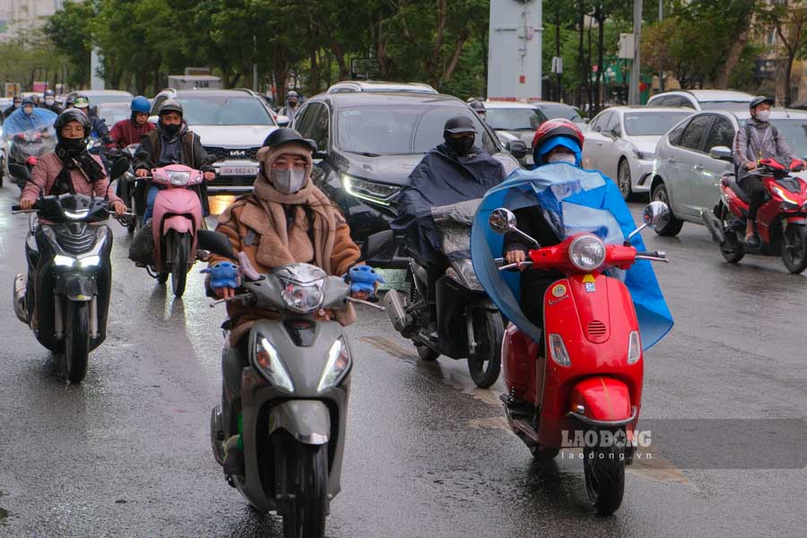 Weather forecast for tomorrow, March 29 in Hanoi will have rain and cold weather. Photo: Viet Anh