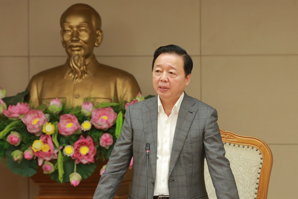 Member of the Party Central Committee, Deputy Prime Minister Tran Hong Ha requested to calculate the transition period of land use planning and plans when removing district level. Photo: VGP