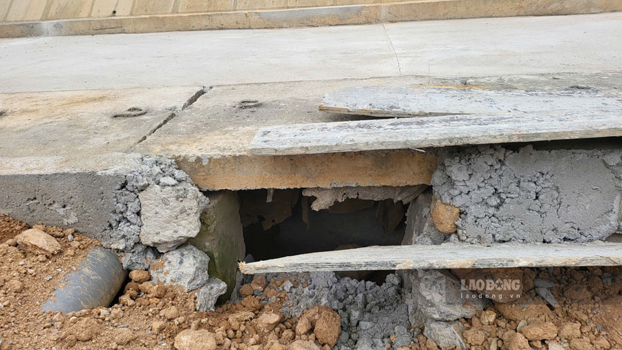 Bê tông thành đổ nham nhở để che đi phần thi công sai 