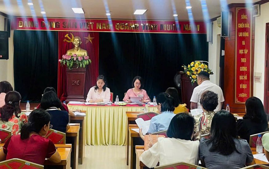 Hoang Mai District Labor Federation conducts appraisal of the dossier requesting recognition of cultural units. Photo: Hoang Mai Trade Union