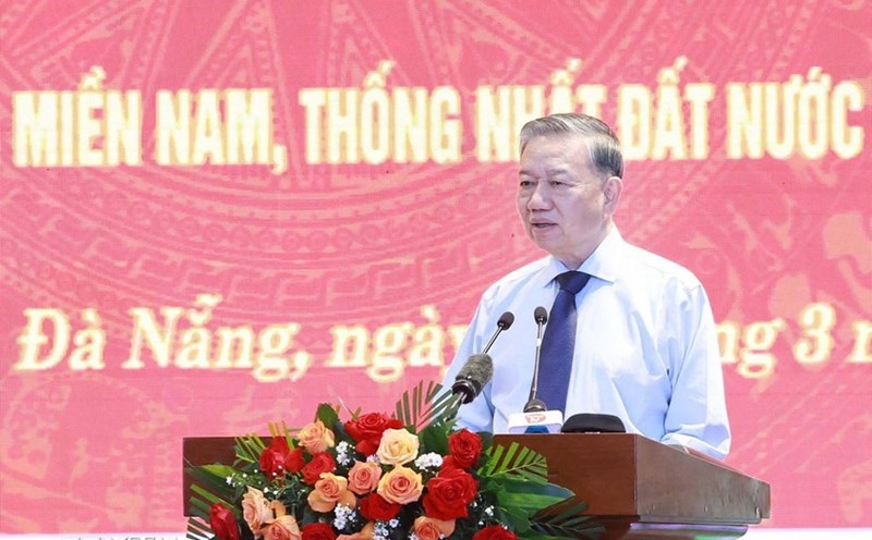 General Secretary To Lam spoke at the meeting of Party and State leaders with revolutionary veterans, meritorious people, and exemplary policy families in the Central and Central Highlands regions. Photo: VNA