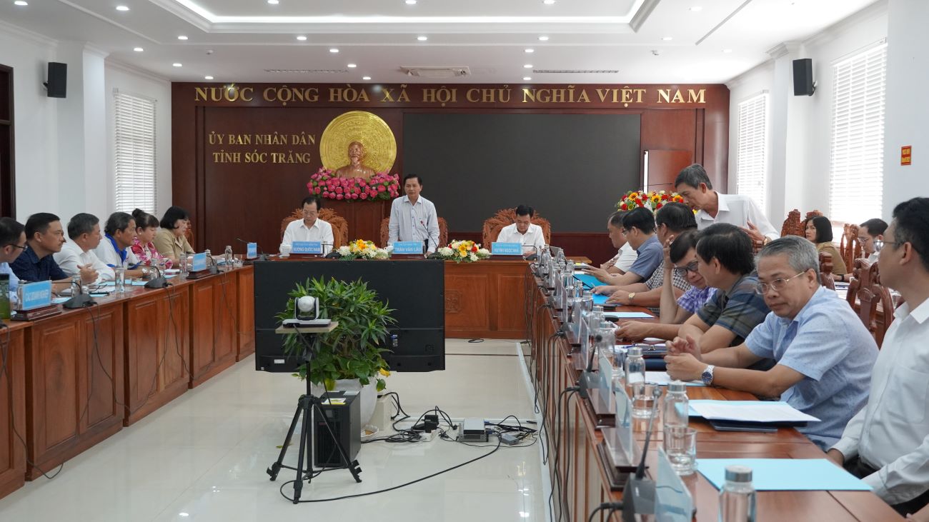 Mr. Tran Van Lau - Deputy Secretary of the Provincial Party Committee, Chairman of the People's Committee of Soc Trang province said that the province is determined to create the best conditions for workers to work in their homeland. Photo: Phuong Anh
