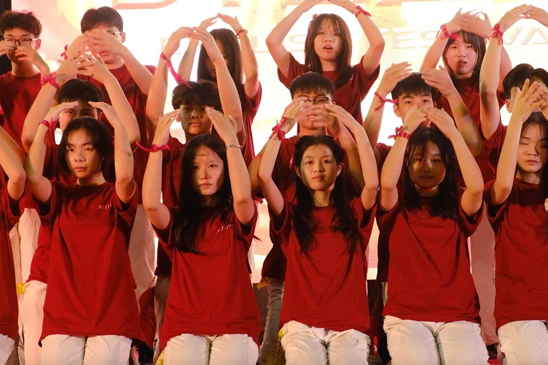 Students attending the 2025 English Festival Program organized by Nguyen Tat Thanh Secondary and High School. Photo: Thanh Binh
