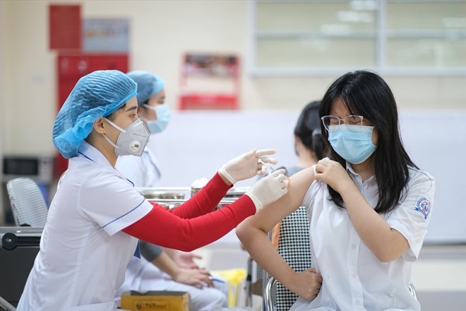 Getting vaccinated against many diseases, including HPV-related cancer. Illustrative photo: Hai Nguyen