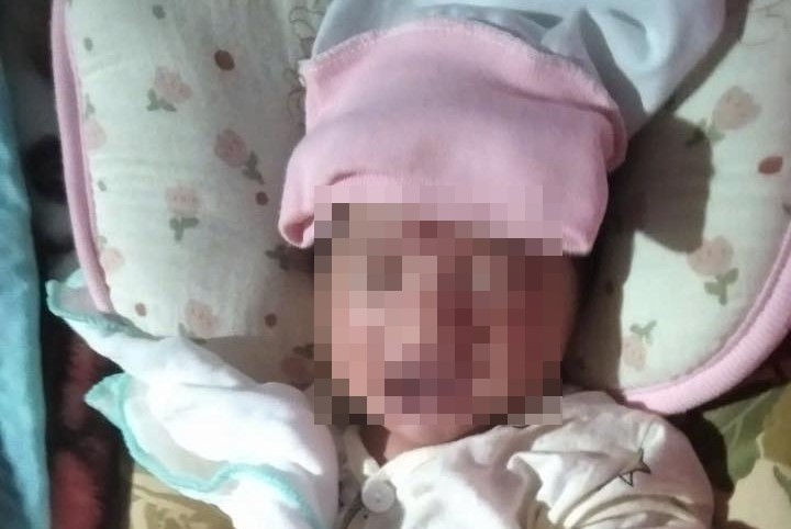 The newborn baby girl was abandoned. Photo: Thanh Quynh