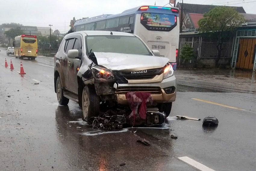 The scene of the accident that killed the motorcyclist. Photo: Hoang Anh.