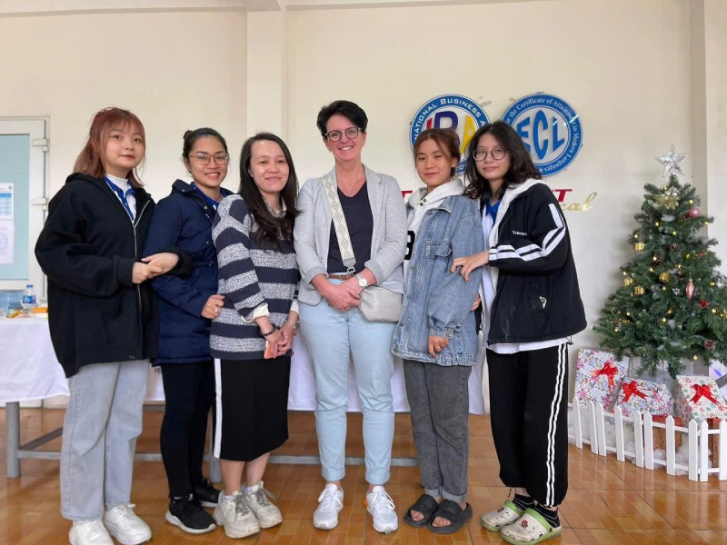 The Spa & Beauty vocational training program offers job opportunities in Germany. Photo: IBA - Vietnam