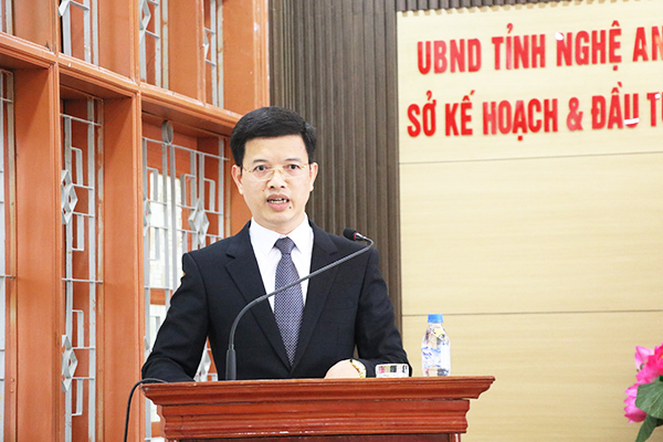 Mr. Nguyen Van Truong - Deputy Director of the Department of Planning and Investment was transferred and appointed to the position of Deputy Chief of the Nghe An Provincial Party Committee Office. Photo: Phan Quynh