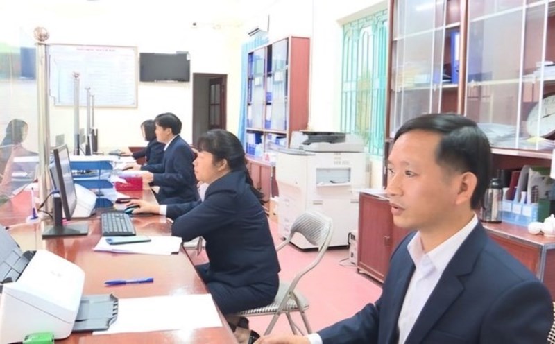 Ninh Binh province spends over 56.5 billion VND to support 60 civil servants and public employees to apply for early retirement. Photo: Nguyen Truong
