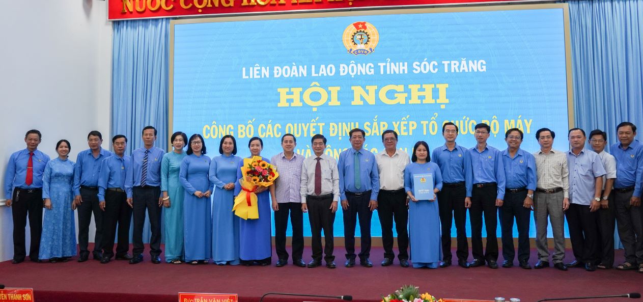 Thanh lap Cong doan cac co quan Dang tinh Soc Trang. Anh: Phuong Anh