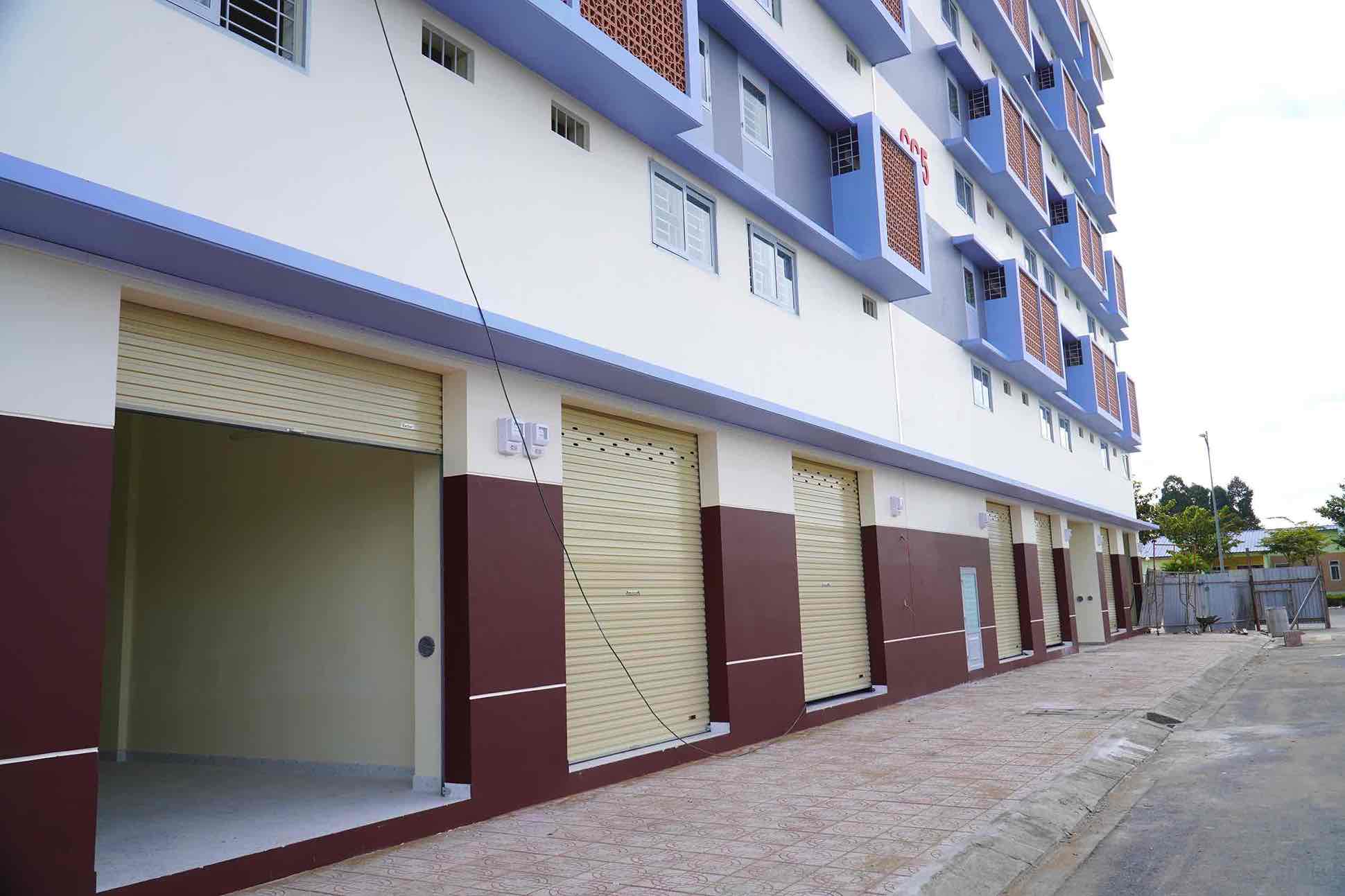 Block chung cu cong nhan CC5 dang duoc Cong ty Co phan Thong Nhat mo ban. Anh: M.C