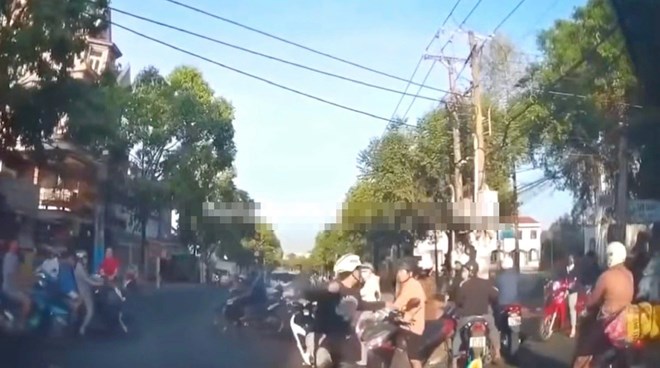 Xác minh danh tính thanh niên đánh người tới tấp ở Đồng Nai