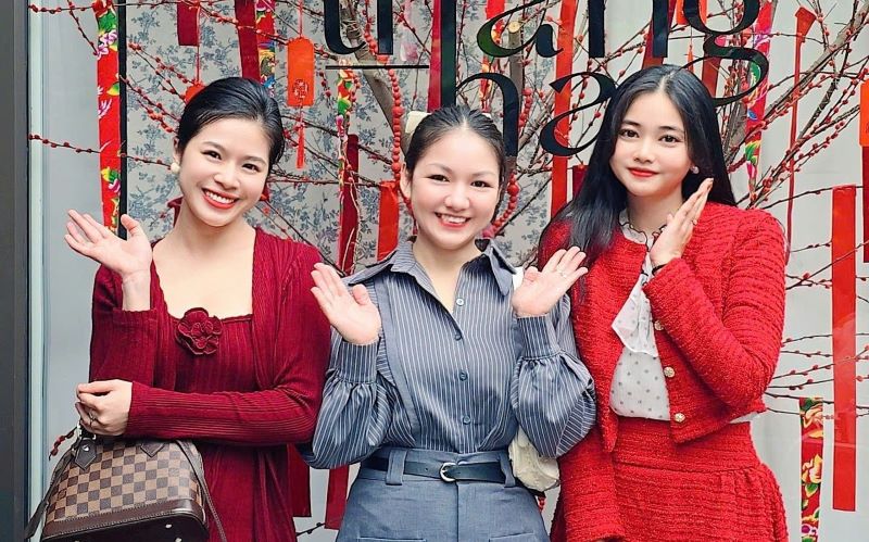 Happy women will express themselves in their eyes and smiles. Photo: Bich Nhung