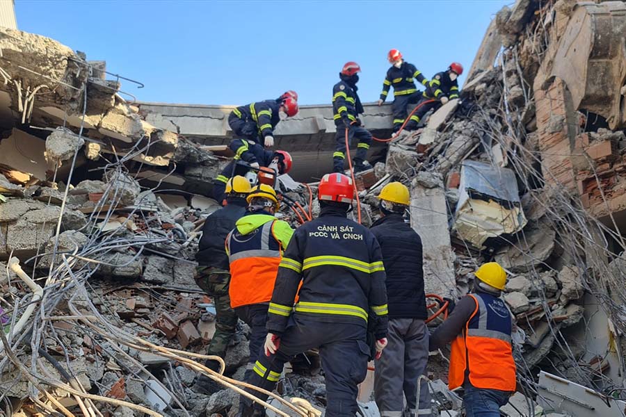 Before going to Myanmar, a rescue team of the Vietnam Police deployed rescue operations in Tho Nh Ky after the 2023 earthquake. Photo: Ministry of Public Security