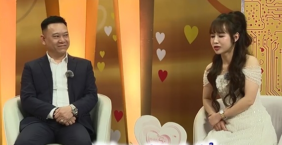 The couple, the president and his wife, are restaurant owners at the program. Photo: MCV Producer.