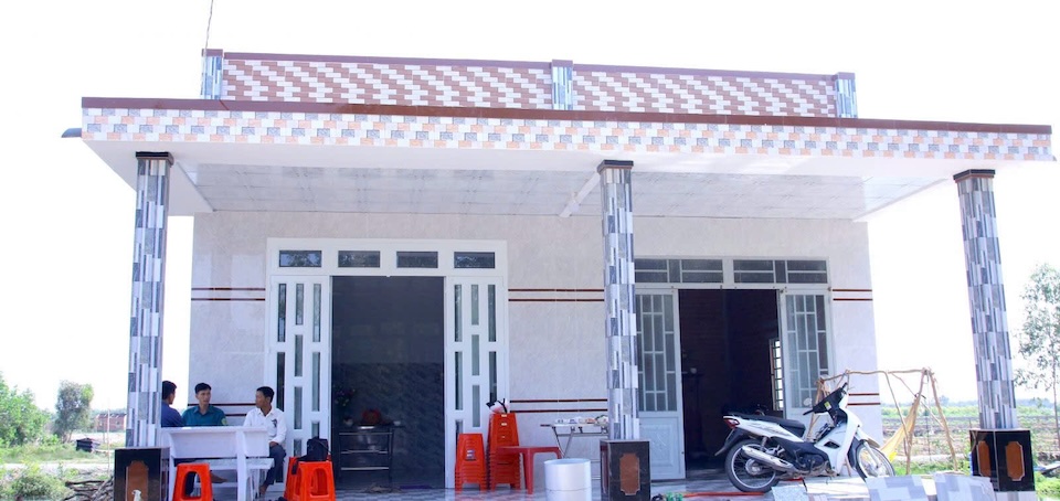 In recent years, all levels and sectors of Long An province have always paid attention to implementing policies to support and help people with revolutionary contributions. Including the construction and repair of houses. Photo: Duy MInh