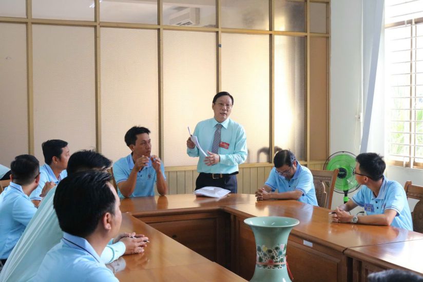 El equipo de supervision formado por el Partido Comunista Provincial trabaja en la empresa CP May XNK de Duc Chan. Imagen de la pagina web de la organizacion