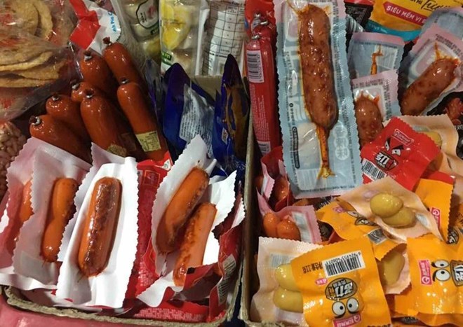 Food poisoning threatens health. Illustrative photo: Le Tam