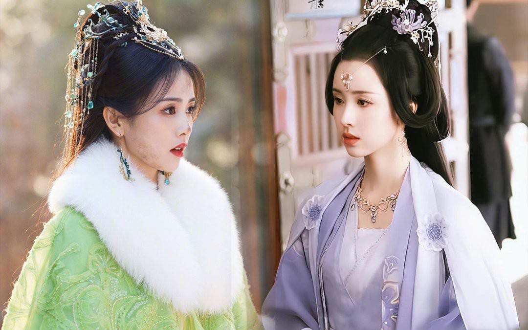 Bai Lu and Tran Do Linh. Photo: Photo: VieON.