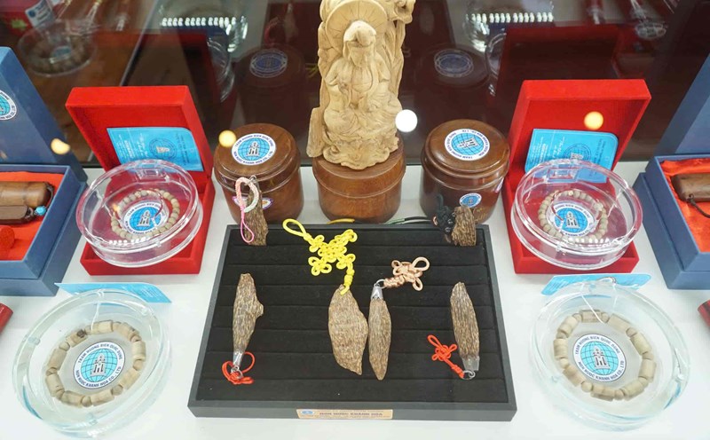 The exhibition "Khanh Hoa Aromatherapy Cultural Heritage Space" is displayed at the Khanh Hoa Provincial Museum (Nha Trang City). Photo: Huu Long