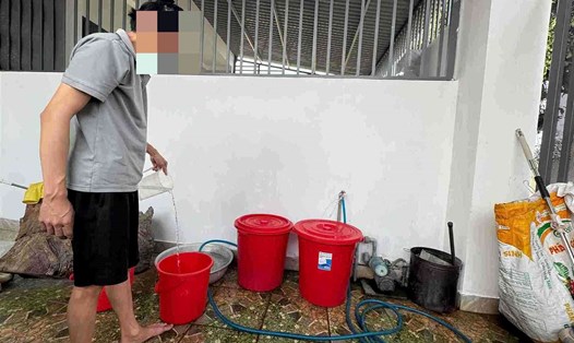 Nhiều người dân ở thành phố Buôn Ma Thuột (tỉnh Đắk Lắk) đang thiếu nước sạch để sử dụng. Ảnh: Bảo Trung