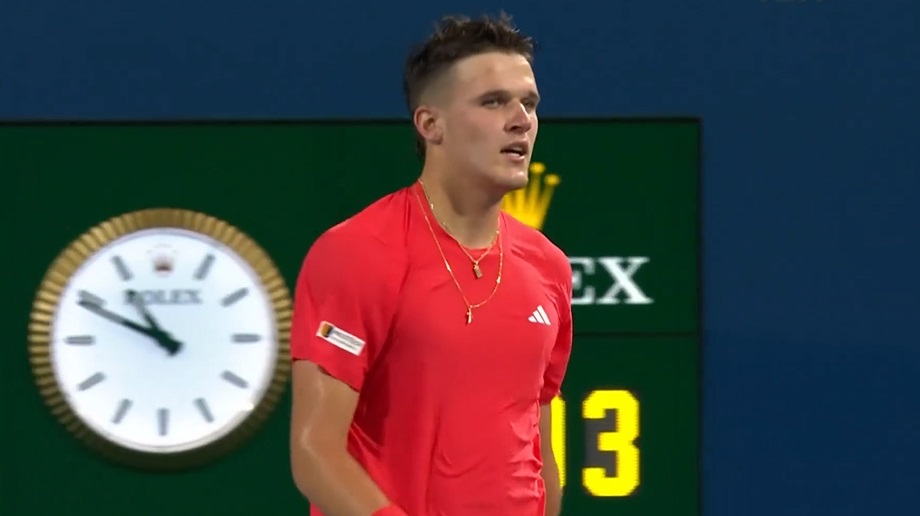 Jakub Mensik was moved after the victory over Djokovic. Photo: Cut from video