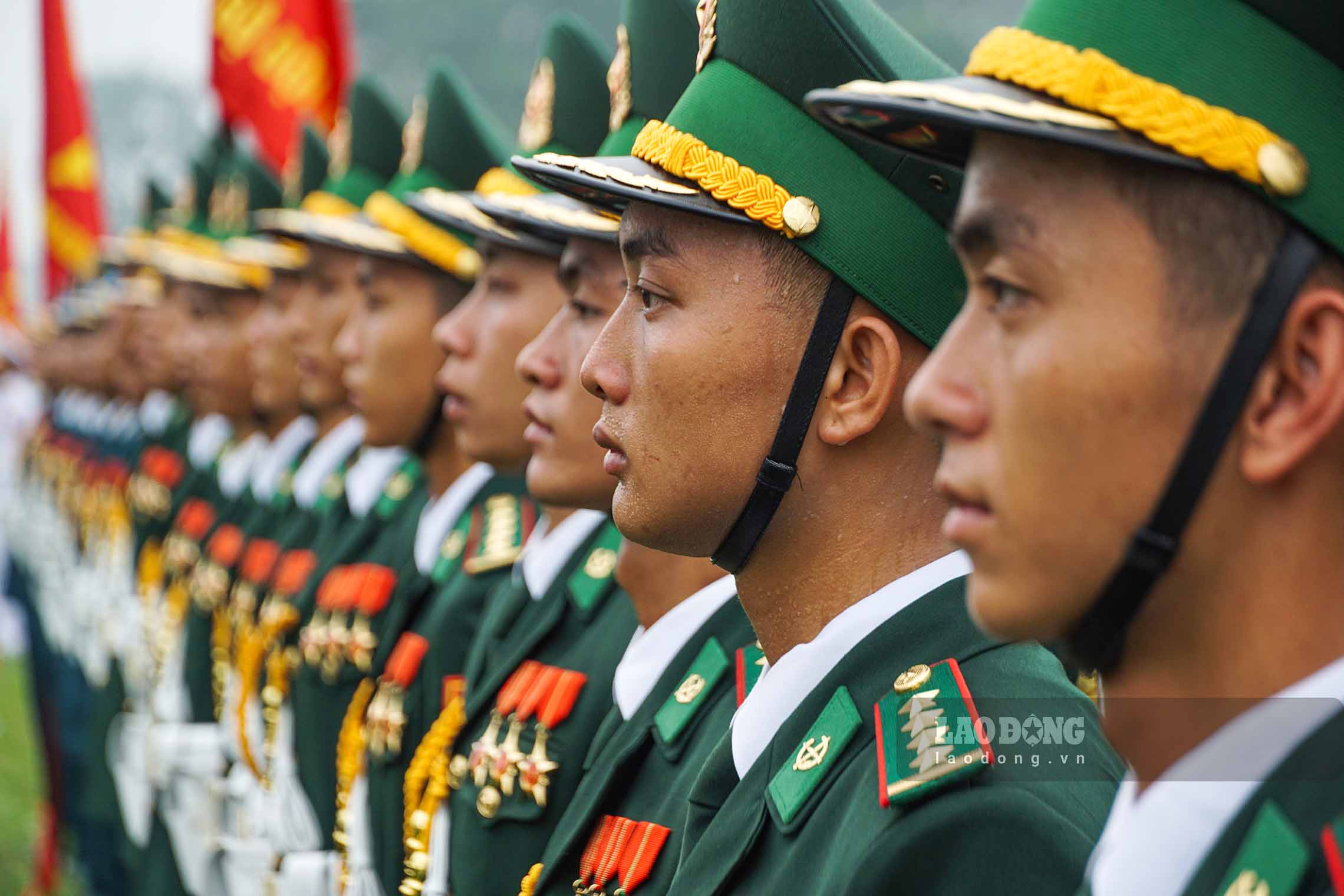 The draft Circular of the Ministry of National Defense proposes how to calculate the subsidy regime for officers and professional soldiers who retire early. Photo: Tran Vuong