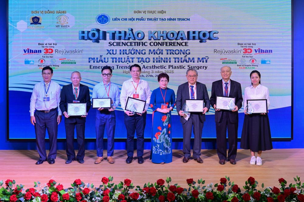 The scientific workshop "New trends in plastic surgery" attracted a large number of leading domestic and foreign experts to participate. Photo: GDU Gao Phu