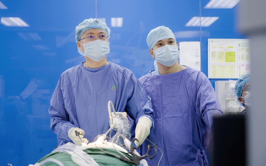 Experts perform an ENT surgery. Photo: BVCC