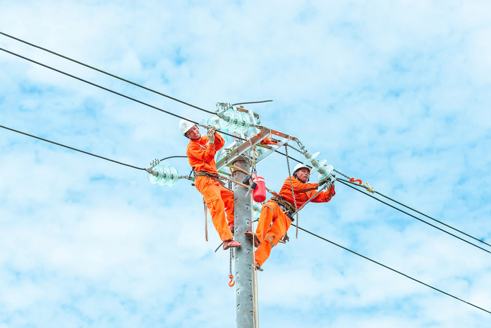 EVNCPC ensures stable power supply during the Hung Kings' Commemoration Ceremony, April 30 and May 1, 2025. Photo: Ngoc Thach