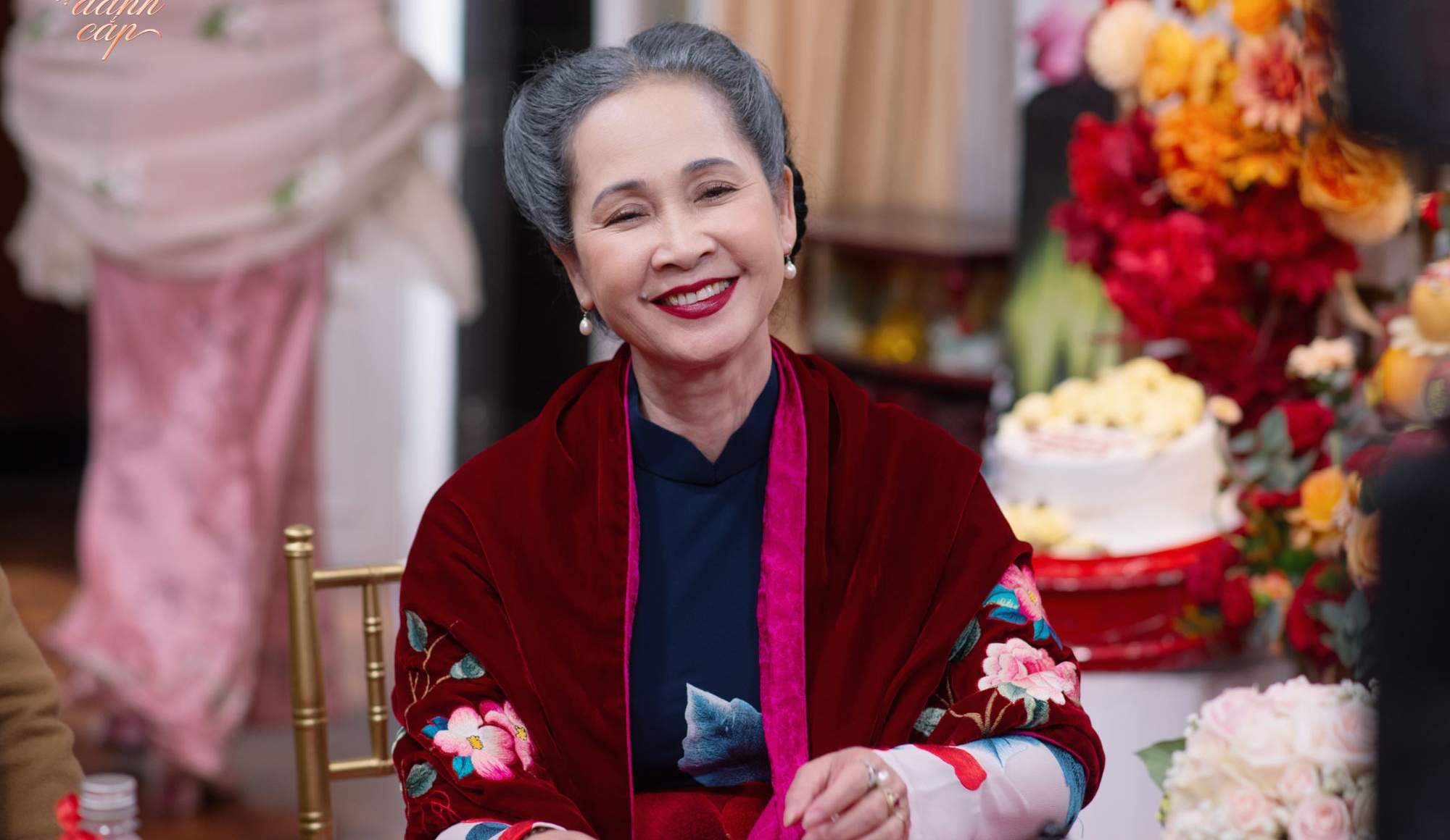 People's Artist Lan Huong appeared in the film "Stolen Happiness". Photo: VieON.