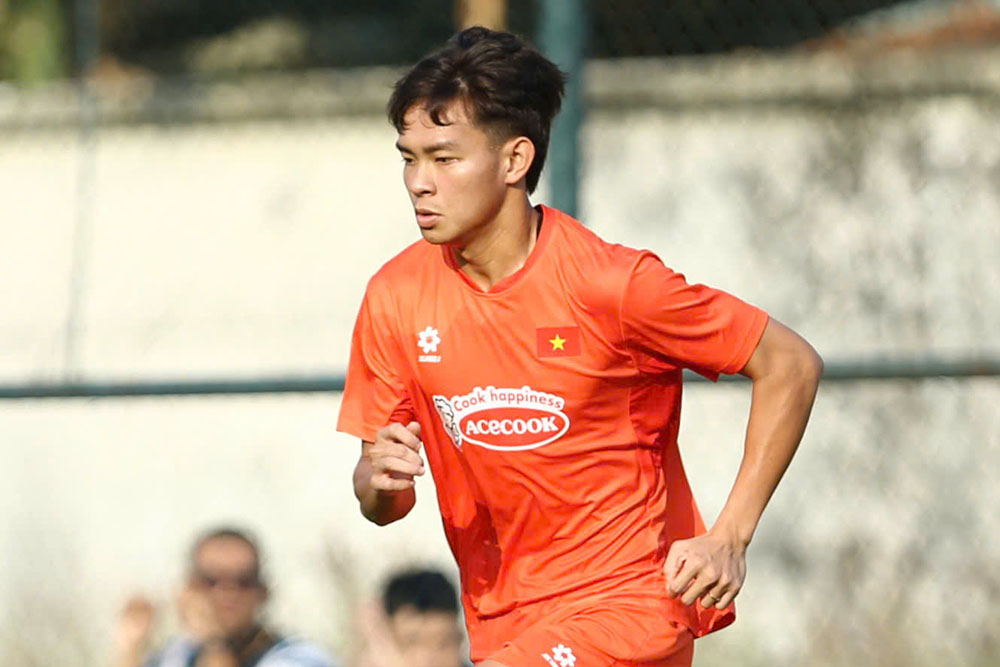 Striker Bui Vi Hao is out for a long time due to a ligament injury. Photo: Thanh Vu