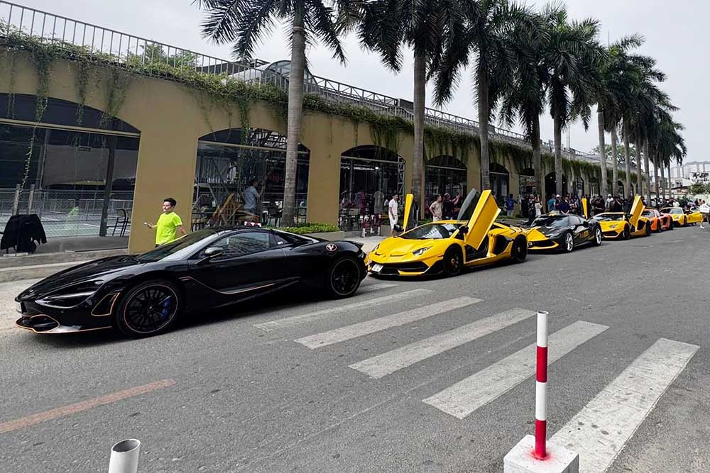 Un superdeportivo de mas de 110 mil millones de dongs ha causado una gran sensacion en la ciudad de Pekin. Foto: El genio