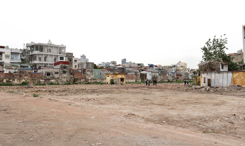 Un terreno de mas de 16.000m2 para la realizacion de proyectos de construccion de apartamentos y centros comerciales en la calle To Hieu, distrito de Le Chan, Hai Phong. Imagen de la pelicula