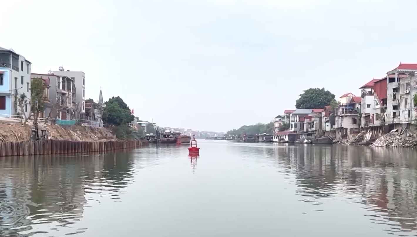 Song Cau doan chay qua thanh pho Bac Ninh (tinh Bac Ninh). Anh: Van Truong