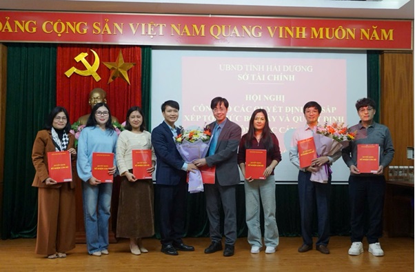 The Hai Duong Department of Finance announced the decision to appoint leaders of affiliated departments and centers. Photo: Hai Duong Department of Finance