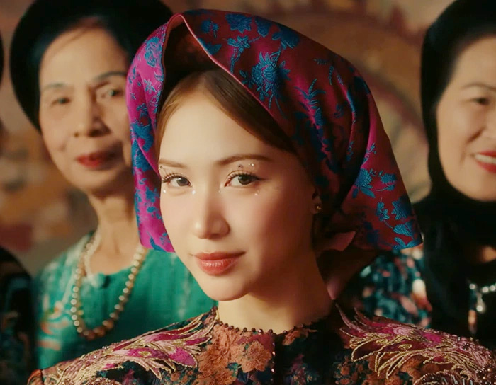 Hoa Minzy in the MV Bac Bling. Photo: Provided by the crew