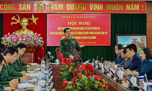 Đại tướng Phan Văn Giang làm việc với Ban Thường vụ Tỉnh ủy Hải Dương. Ảnh: Cổng TTĐT tỉnh Hải Dương