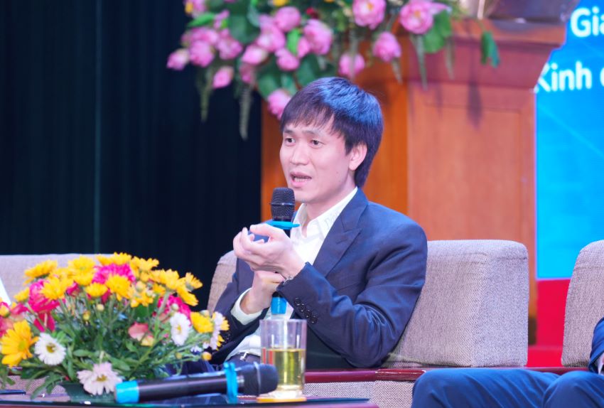 F88 CEO - Phung Anh Tuan also shared at the workshop. Photo: F88