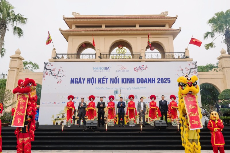 The program "Spring Union Member 2025 - Starting to sanitize" organized by the Hanoi Young Entrepreneurs Association. Photo: Minh Son